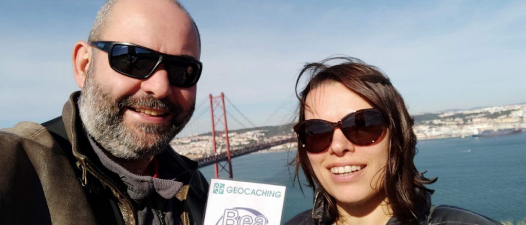BeayPepe geocacheando en Lisboa